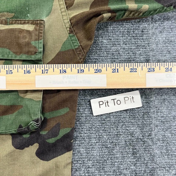 Vtg Distressed Military Woodland Camo Combat Field Jacket Mens Small Regular BDU - Picture 8 of 13